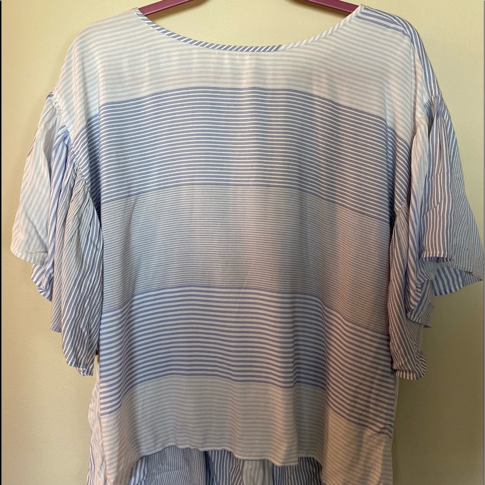 NWOT - Loft Dress Shirt - Medium